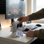 PC, gaming si accesorii - Gaming - Accesorii gaming - Accesorii console gaming - Suport controller organic, alb, 13 cm - Infinity.ro