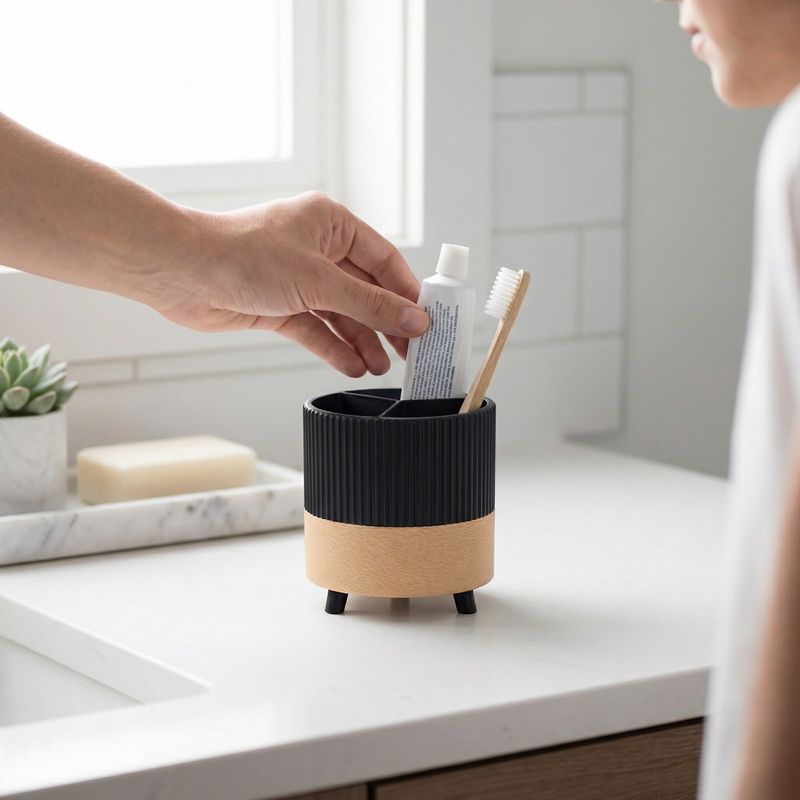 Casa si Gradina - Sanitare - Suporturi si accesorii baie - Accesorii baie - Suport Organizator pentru Perie de Par, Negru, 10 cm - Infinity.ro