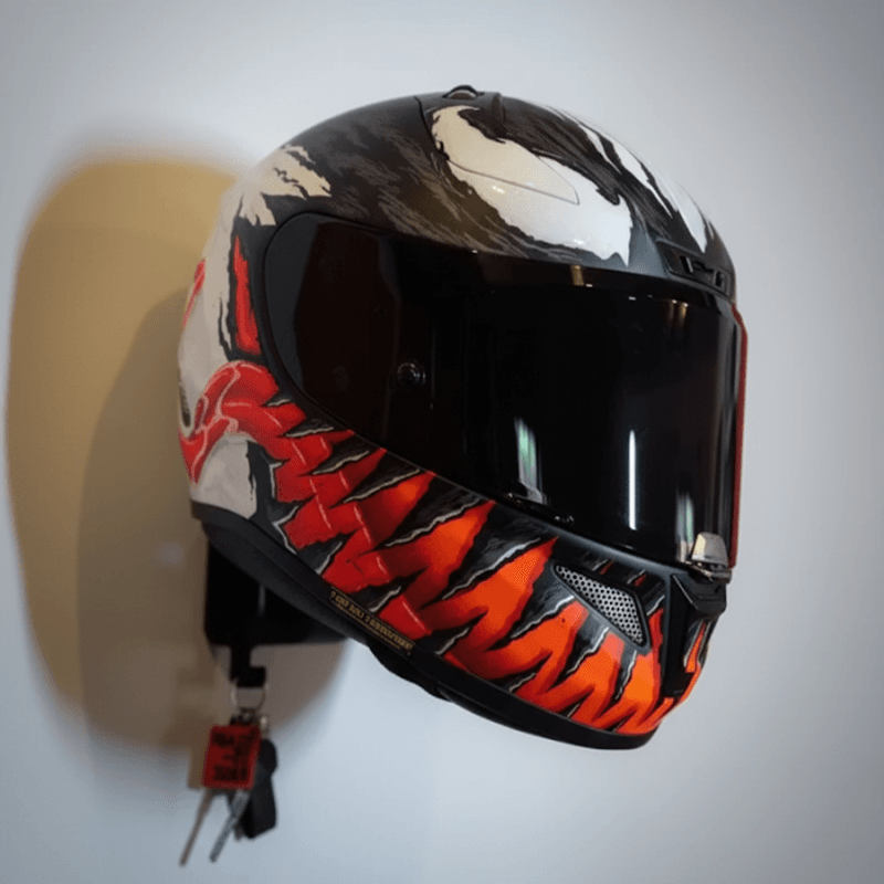 Auto si Moto - Moto - Accesorii moto si consumabile - Suport Perete Casca Moto si Costum Moto, Include Suruburi Montaj, Sistem Prindere Rigid, Accesorii Moto pentru Casa sau Garaj, Culoare Negru Mat - Infinity.ro