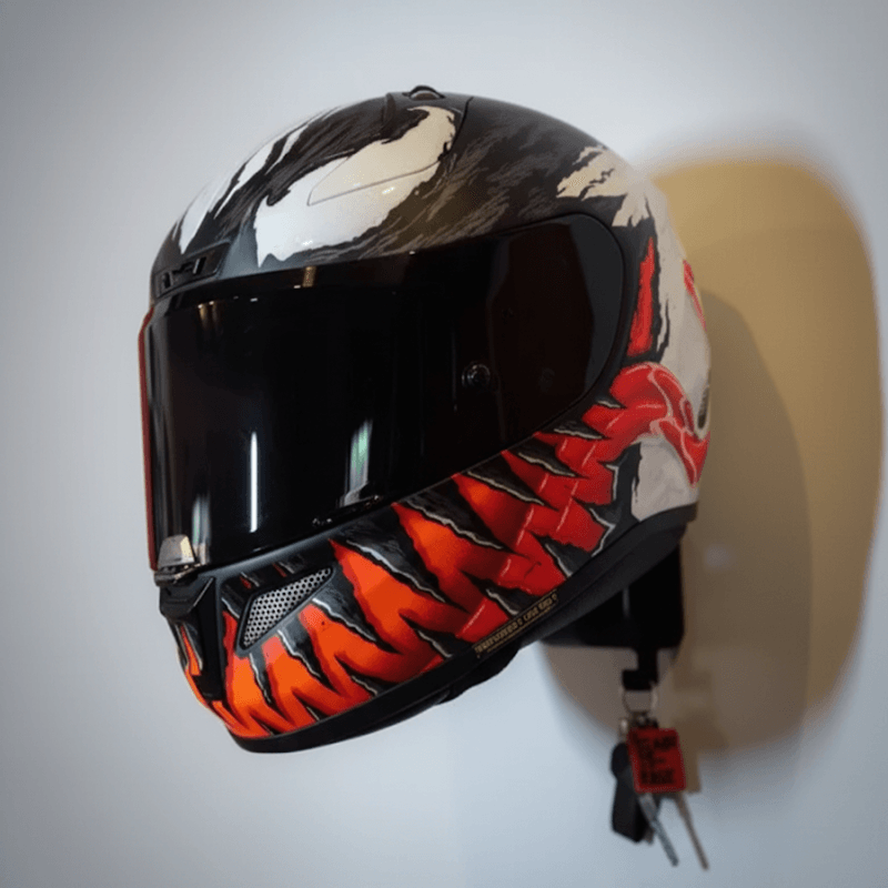 Auto si Moto - Moto - Accesorii moto si consumabile - Suport Perete Casca Moto si Costum Moto, Include Suruburi Montaj, Sistem Prindere Rigid, Accesorii Moto pentru Casa sau Garaj, Culoare Negru Mat - Infinity.ro