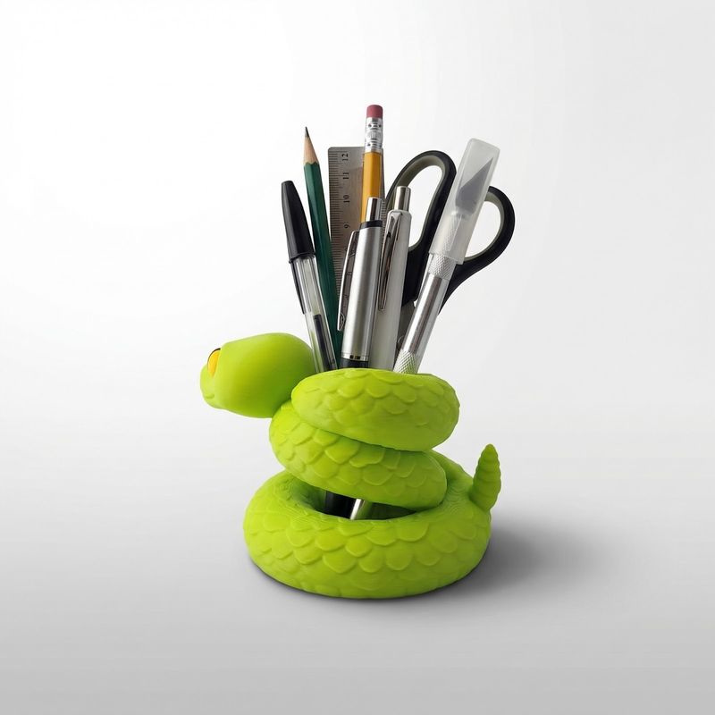 Carti si Birotica - Birotica - Accesorii de birou - Suporturi accesorii birou - Suport Pixuri si Ustensile Silueta Serpentina, Verde, 8 cm - Infinity.ro