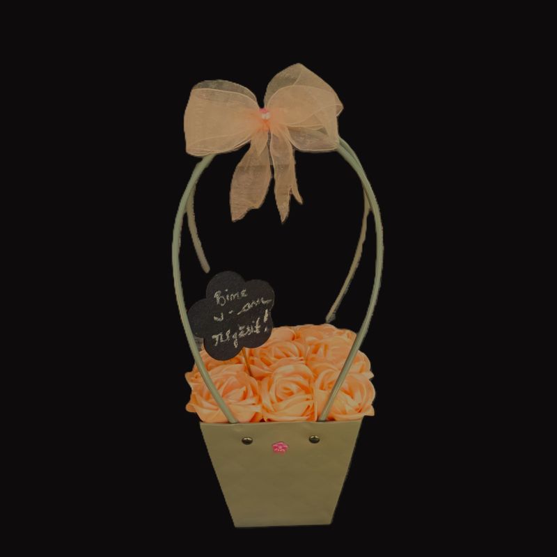 Market - Cadouri - Flori si aranjamente - Aranjament floral, 9 trandafiri din satin, floricica din lemn cu mesaj, roz somon, 37cm - Infinity.ro