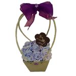 Market - Cadouri - Flori si aranjamente - Aranjament floral cu tablita personalizabila, punga carton, 9 trandafiri din satin, lila - Infinity.ro