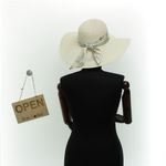 Fashion, accesorii si bijuterii - Femei - Accesorii femei - Caciuli si palarii femei - Palarie de soare dama, marime universala, 95% hartie 5% poliester, bor mare, cu accesoriu decorativ, Crem - PAL1875 - Infinity.ro
