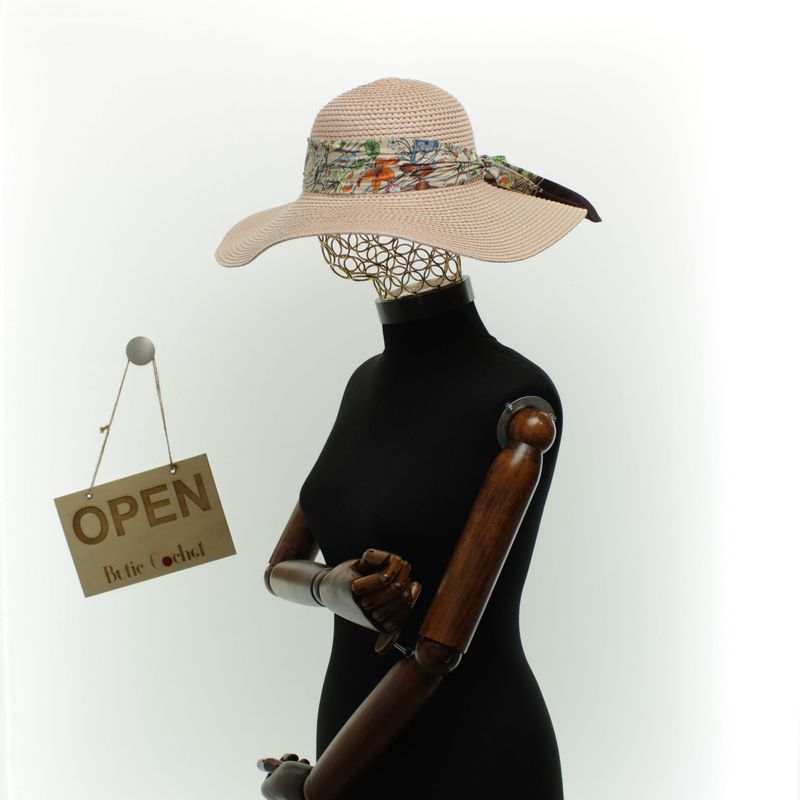 Fashion, accesorii si bijuterii - Femei - Accesorii femei - Caciuli si palarii femei - Palarie de soare dama, marime universala, 95%  hartIe  5% poliester, bor mare, cu accesoriu decorativ, Roz - PAL1876 - Infinity.ro