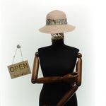 Fashion, accesorii si bijuterii - Femei - Accesorii femei - Caciuli si palarii femei - Palarie de soare dama, marime universala, 95% hartie 5% poliester, bor mic, cu accesoriu decorativ, Roz - PAL1870 - Infinity.ro