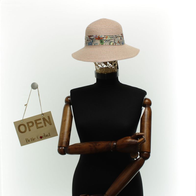 Fashion, accesorii si bijuterii - Femei - Accesorii femei - Caciuli si palarii femei - Palarie de soare dama, marime universala, 95% hartie 5% poliester, bor mic, cu accesoriu decorativ, Roz - PAL1870 - Infinity.ro