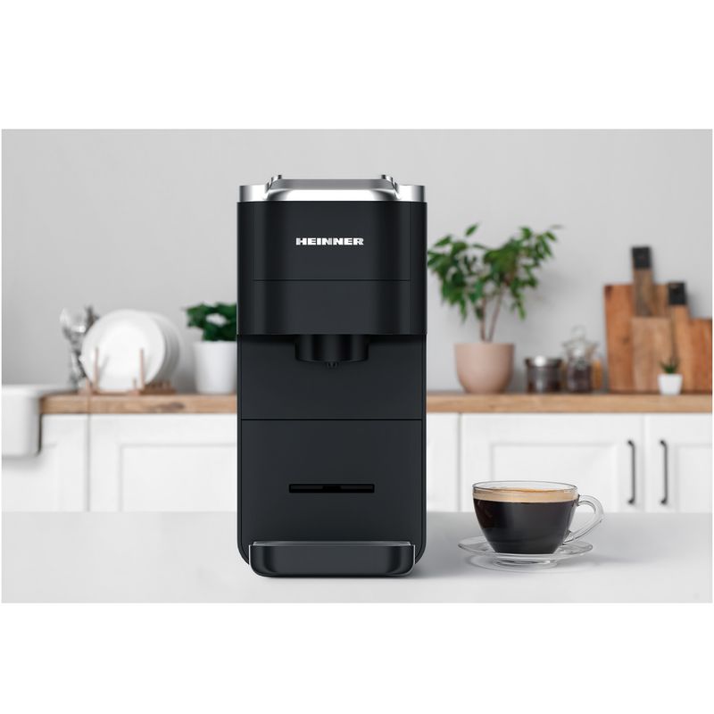 Electronice si Electrocasnice - Electrocasnice bucatarie - Preparare bauturi - Espressoare - Espressor capsule 4 in 1 Heinner HEMC-DD15BK, 1525W, 1.5l, compatibil Nespresso/Dolce Gusto, Negru - Infinity.ro