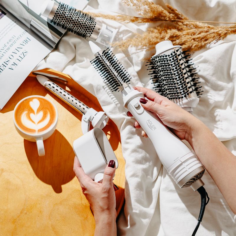 Ingrijire personala si Cosmetice - Aparate & accesorii ingrijire personala - Hair styling - Perii de par electrice - Uscator de par 5 in 1 Adler AD2027wc, 1200W, peri interschimbabili, aer rece - Infinity.ro