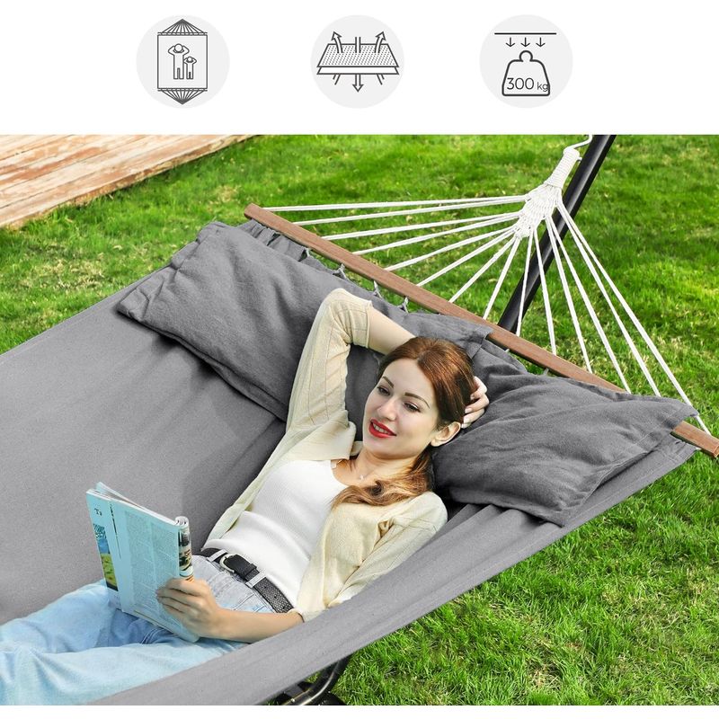 Casa si Gradina - Gradina si terasa - Balansoare si hamace - Balansoare - Hamac dublu cu bara lemn stabilizatoare, 2 perne incluse, bumbac si poliester 380g/m2, max 300 kg, 210x150 cm, gri - Infinity.ro