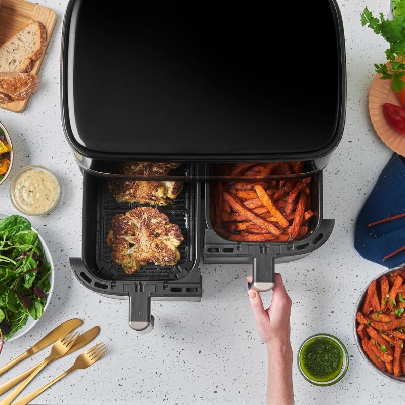 Electronice si Electrocasnice - Electrocasnice bucatarie - Aparate de gatit & desert - Friteuze - Friteuza cu aer cald Russell Hobbs Satisfry Dual Basket, 9L, 2 cosuri independente, afisaj digital, gatit simultan - Infinity.ro