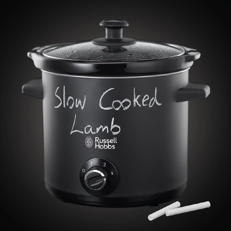 Electronice si Electrocasnice - Electrocasnice bucatarie - Aparate de gatit & desert - Multicooker - Slow cooker Russell Hobbs Chalkboard, 6.5L, 3 setari temperatura, vas ceramic, suprafata tabla scriere, negru - Infinity.ro