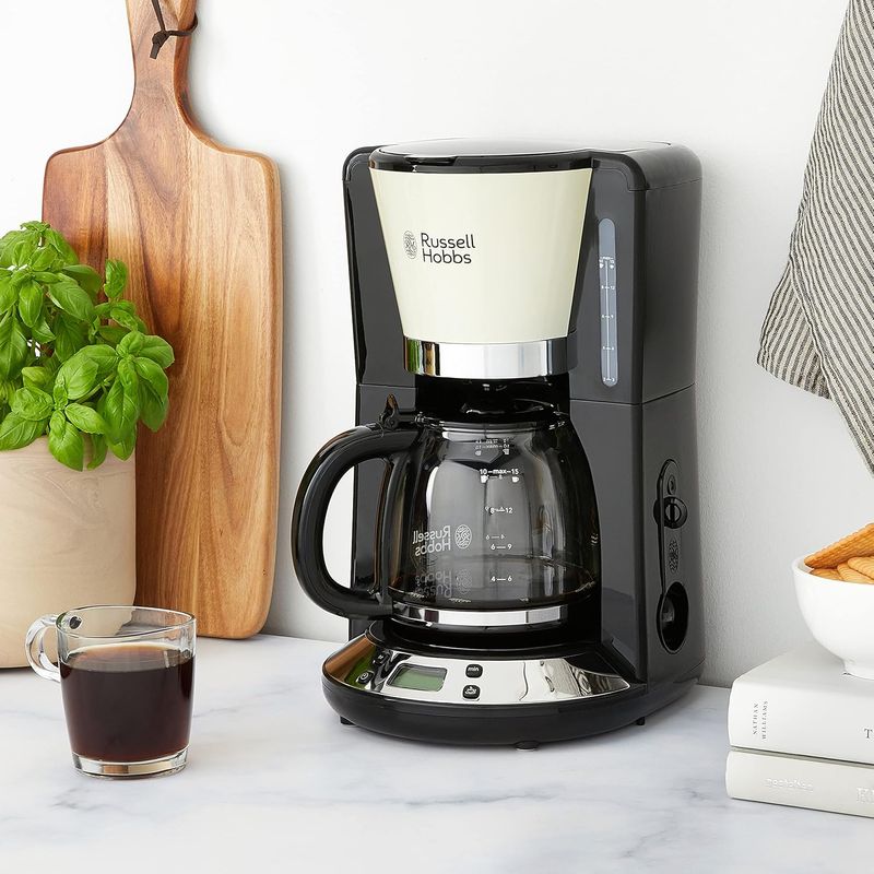 Electronice si Electrocasnice - Electrocasnice bucatarie - Preparare bauturi - Espressoare - Cafetiera Russell Hobbs Colours Plus+, 1.25L, filtru permanent, plita mentinere cald, indicator nivel apa, crem - Infinity.ro