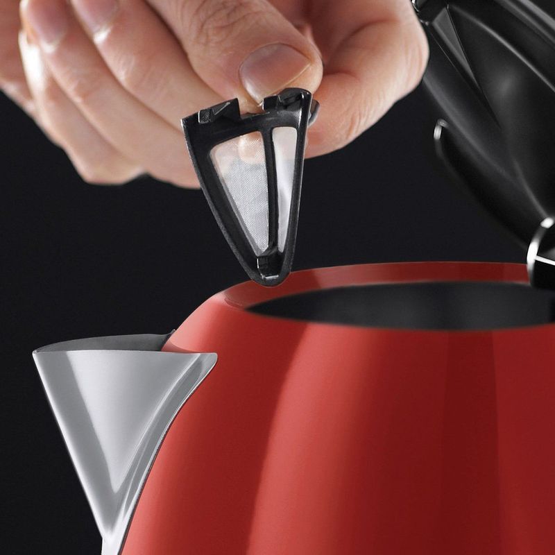 Electronice si Electrocasnice - Electrocasnice bucatarie - Preparare bauturi - Fierbatoare de apa - Fierbator Russell Hobbs Colours Plus+, 1.7L, 2400W, filtru calcar detasabil, indicator nivel apa, rosu - Infinity.ro