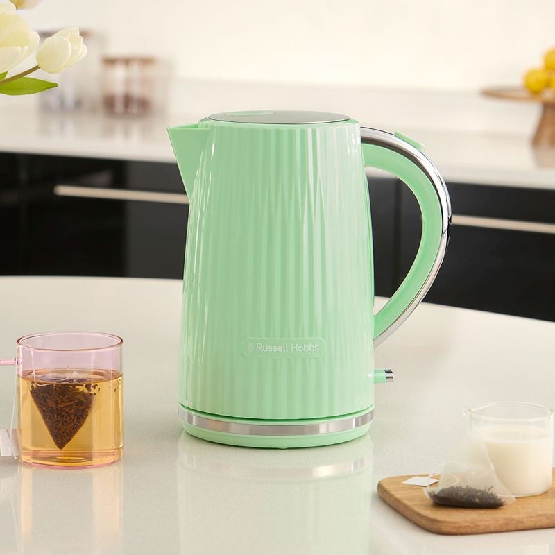Electronice si Electrocasnice - Electrocasnice bucatarie - Preparare bauturi - Fierbatoare de apa - Fierbator Russell Hobbs Eden, 1.7L, 2400W, design modern, filtru calcar, indicator nivel apa, verde - Infinity.ro