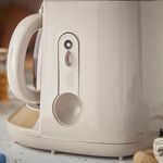 Electronice si Electrocasnice - Electrocasnice bucatarie - Preparare bauturi - Cafetiere - Cafetiera cu filtru Russell Hobbs 26781-56 Bronte, 1.25L, WhirlTech, pause & pour, mentinere cald 40 min, Stone - Infinity.ro