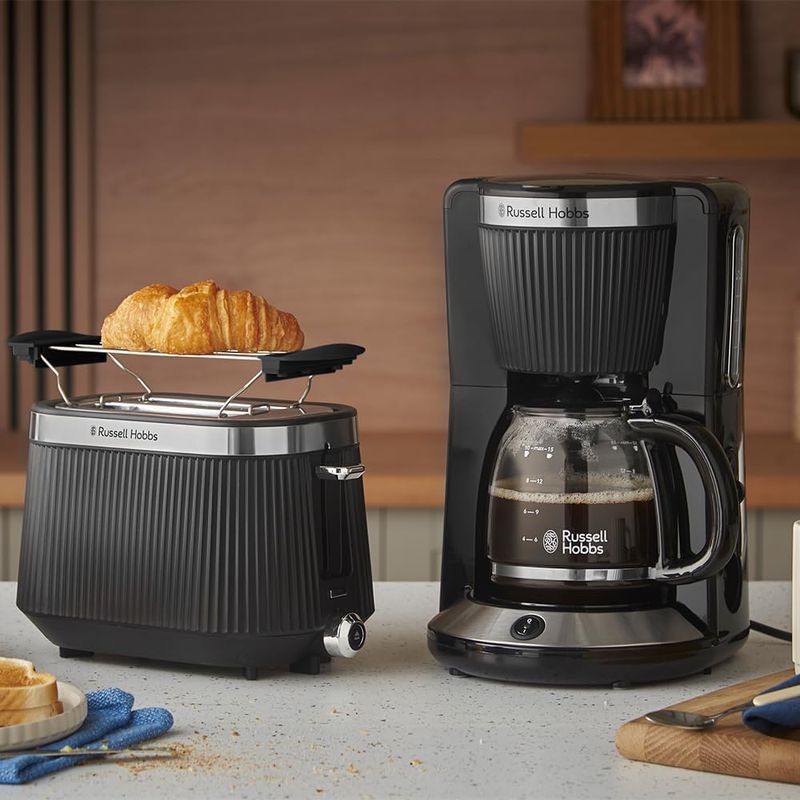 Electronice si Electrocasnice - Electrocasnice bucatarie - Preparare bauturi - Espressoare - Cafetiera cu filtru Russell Hobbs 26780-56 Bronte, 1.25L, WhirlTech, pause & pour, mentinere cald 40 min, Negru Mat - Infinity.ro