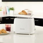 Electronice si Electrocasnice - Electrocasnice bucatarie - Preparare paine - Sandwich-maker - Prajitor de paine Russell Hobbs Eden, 2 fante, gratar chifle, tava firimituri detasabila, design modern, alb - Infinity.ro