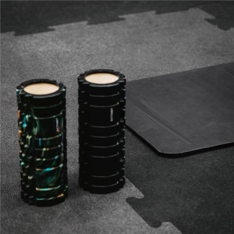 Sport si Outdoor - Fitness - Accesorii fitness - Saltele fitness - Saltea fitness antiderapanta din NBR, 183x61x2 cm, cu curea transport, negru - Infinity.ro