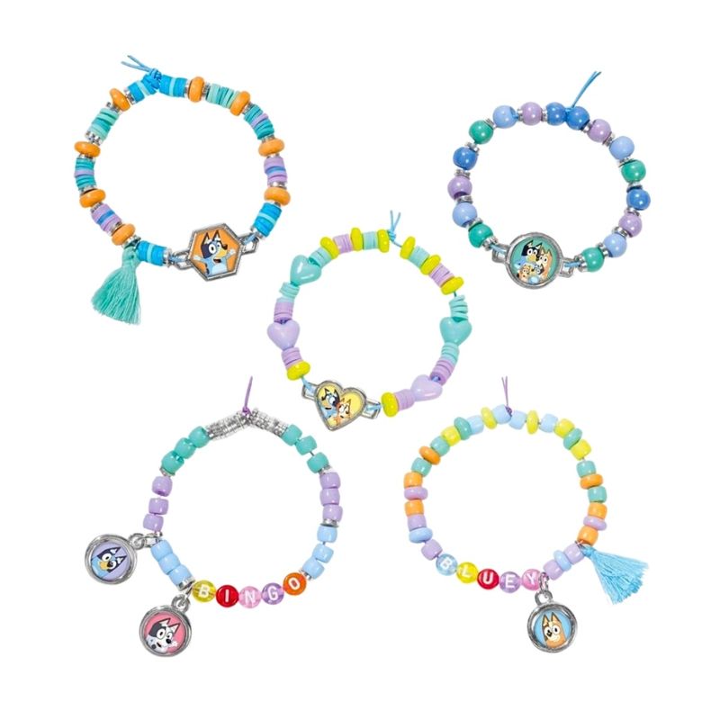 Fashion, accesorii si bijuterii - Copii - Accesorii copii - Bijuterii si ceasuri copii - Set bratari Bluey cu 1500 margele, snururi & charm-uri, Totum, 3+ ani - Infinity.ro