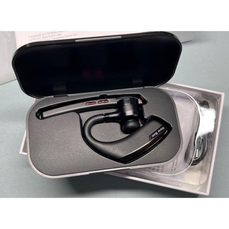 TV, Audio-Video si Foto - Portabile audio - Casti audio - Casca Bluetooth New Bee M51, Baterie 60 ore, Cu carcasa, Doua microfoane, Reducere zgomot DSP, 2 Metode de incarcare - Infinity.ro