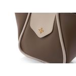 Fashion, accesorii si bijuterii - Femei - Accesorii femei - Genti si rucsacuri femei - Geantă de umăr Lucky Bees, piele, 11 x 35 x 23 cm, bej-cenușiu și crem, 671LKB2190 - Infinity.ro