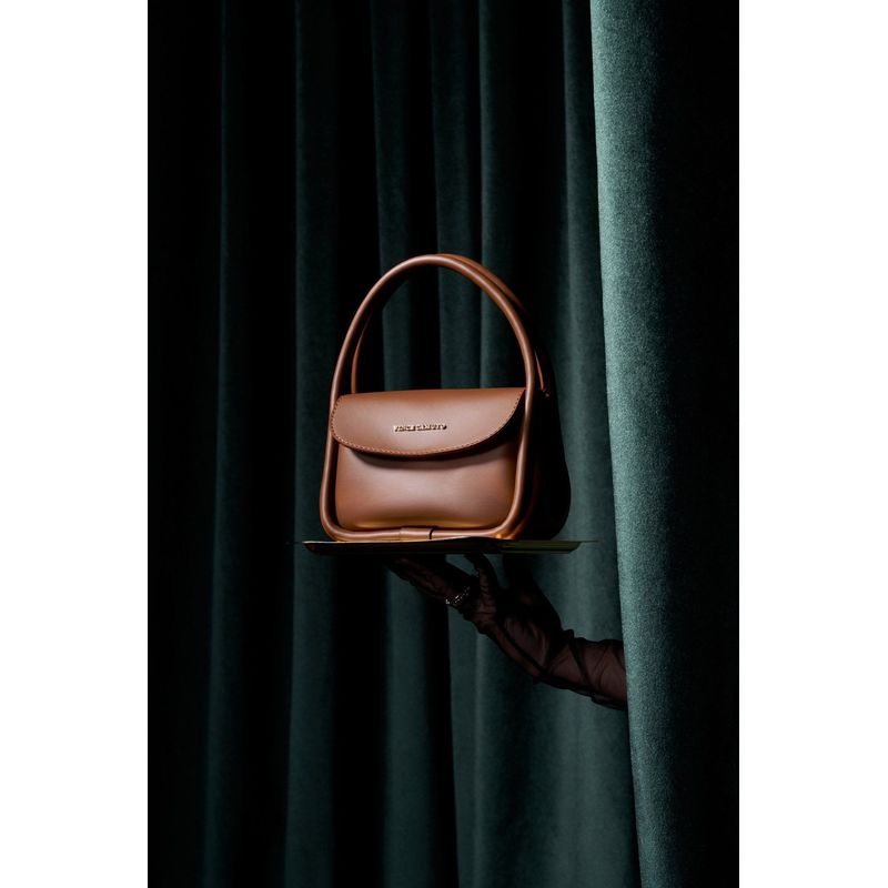 Fashion, accesorii si bijuterii - Femei - Accesorii femei - Genti si rucsacuri femei - Geantă Lucky Bees, piele, 9 x 19 x 15 cm, tan, 946VNC1118 - Infinity.ro