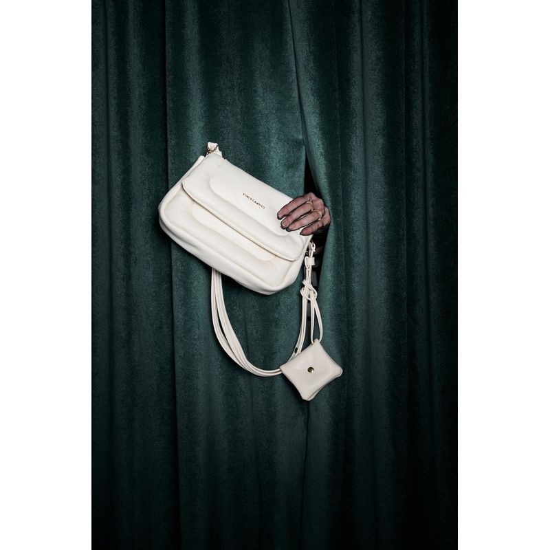 Fashion, accesorii si bijuterii - Femei - Accesorii femei - Genti si rucsacuri femei - Geantă de umăr Lucky Bees, piele, 7 x 28 x 18 cm, crem, 946VNC1166 - Infinity.ro
