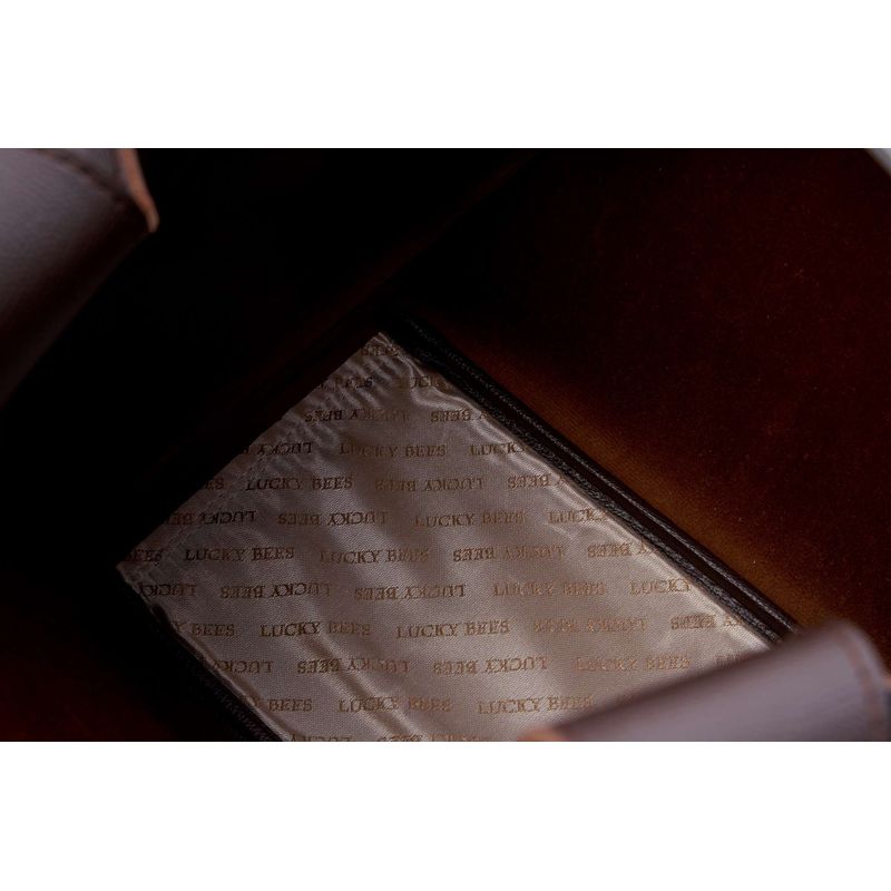 Fashion, accesorii si bijuterii - Femei - Accesorii femei - Genti si rucsacuri femei - Geantă de umăr Lucky Bees, piele, 12 x 32 x 21 cm, maro, 671LKB2161 - Infinity.ro