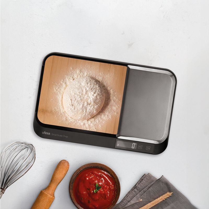 Electronice si Electrocasnice - Electrocasnice bucatarie - Mixere, tocatoare & roboti de bucatarie - Cantare de bucatarie - Cantar de Bucatarie UFESA SmartScale Chop, Suprafata Bambus, Max 5kg, Ecran LCD, Negru - Infinity.ro