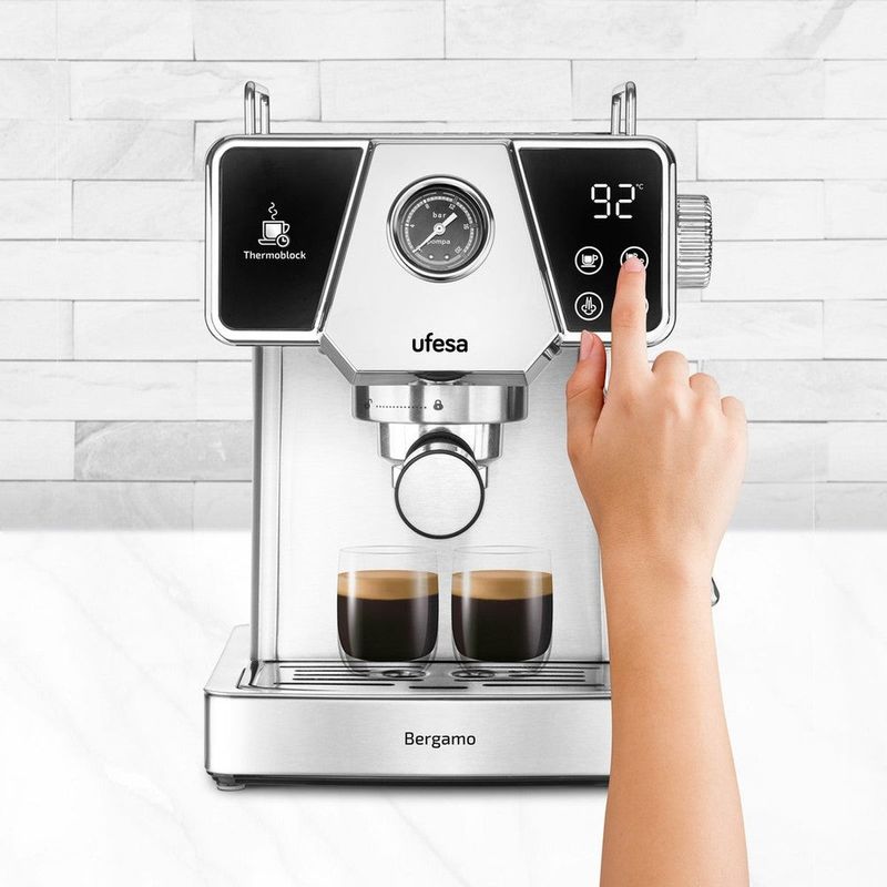 Electronice si Electrocasnice - Electrocasnice bucatarie - Preparare bauturi - Espressoare - Espressor Bergamo, Ufesa, 20bar, 1350W, 1.8l, Argintiu/Negru - Infinity.ro