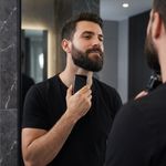 Ingrijire personala si Cosmetice - Aparate & accesorii ingrijire personala - Aparate de ras si tuns - Aparat de Ras Electric Portabil VGR V-390, Reincarcabil USB, Trimmer Integrat, Autonomie 45 Minute - Infinity.ro