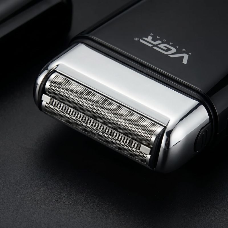 Ingrijire personala si Cosmetice - Aparate & accesorii ingrijire personala - Aparate de ras si tuns - Aparat de Ras Electric Portabil VGR V-390, Reincarcabil USB, Trimmer Integrat, Autonomie 45 Minute - Infinity.ro