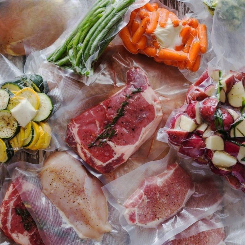 Market - Curatenie si intretinere casa - Produse bucatarie - Pungi si folii alimentare - Pungi vidat gofrate NewEvo, pentru aparat de vidat alimente, 1 rola, 28cm x 10m, reutilizabile, rezistente - Infinity.ro