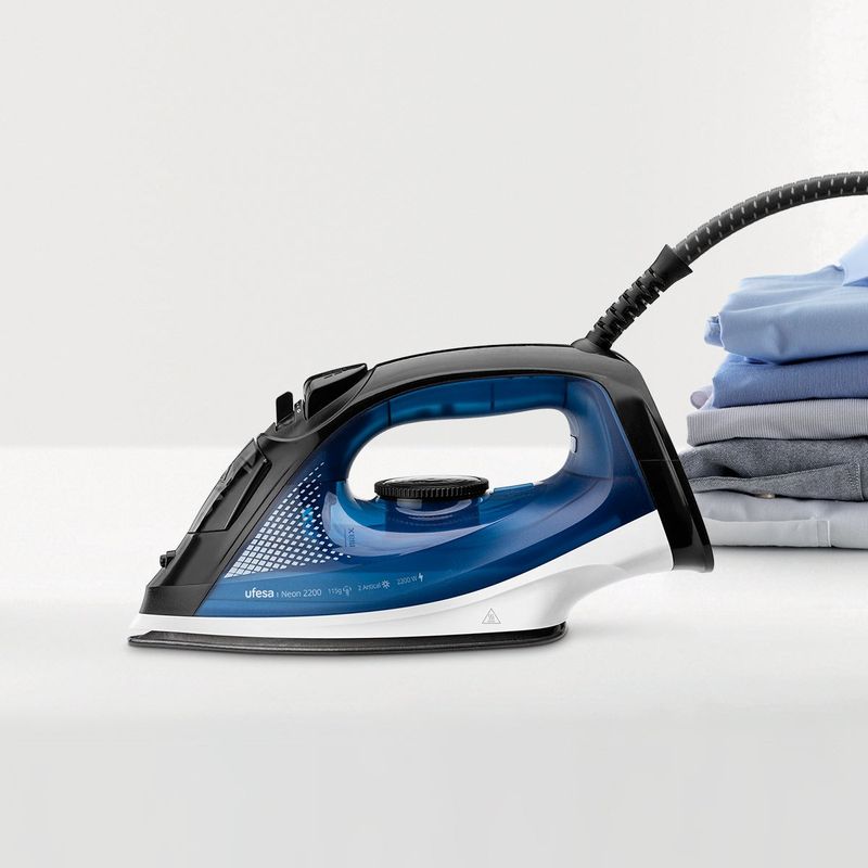 Electronice si Electrocasnice - Ingrijirea tesaturilor - Fiare de calcat - Fier de calcat cu abur Ufesa NEON 2200 W, ceramica, auto-curatare, sistem anti-calcar - Infinity.ro