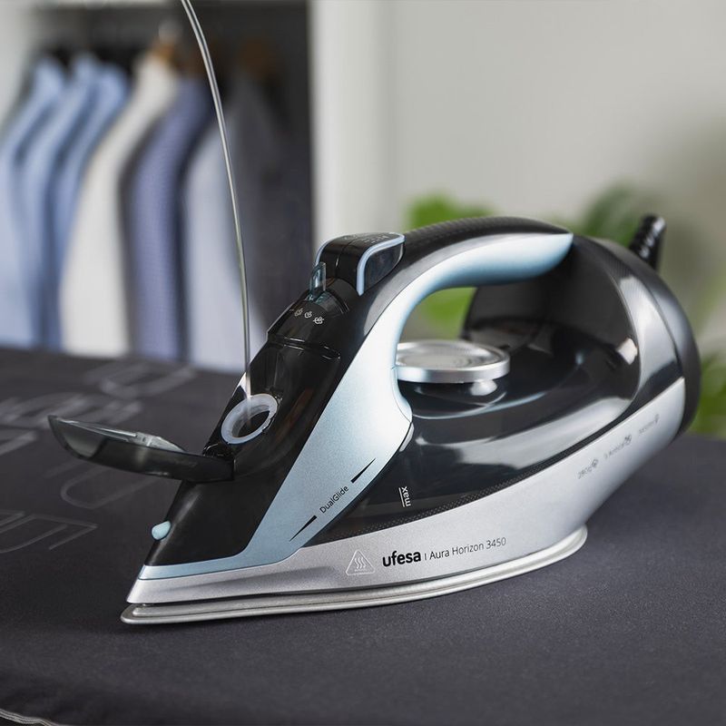Electronice si Electrocasnice - Ingrijirea tesaturilor - Fiare de calcat - Fier de calcat Ufesa Aura Horizon, Talpa Ceramica Ultra-Alunecare, Jet de Abur 240g, 3450W, Negru - Infinity.ro