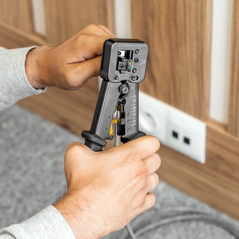 Casa si Gradina - Constructii - Scule de mana si unelte - Clesti si patenti - Cleste sertizare RJ45 RJ12 RJ11 RJ 6P RJ 8P + cutit pentru dezizolare REBEL RB-1007 - Infinity.ro