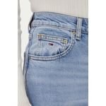 Fashion, accesorii si bijuterii - Femei - Imbracaminte femei - Pantaloni femei - Blugi dama crop mom fit Tommy Jeans DW0DW20041 Albastru W25-L30 US - Infinity.ro