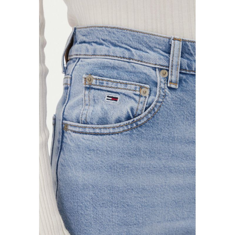 Fashion, accesorii si bijuterii - Femei - Imbracaminte femei - Pantaloni femei - Blugi dama crop mom fit Tommy Jeans DW0DW20041 Albastru W25-L30 US - Infinity.ro