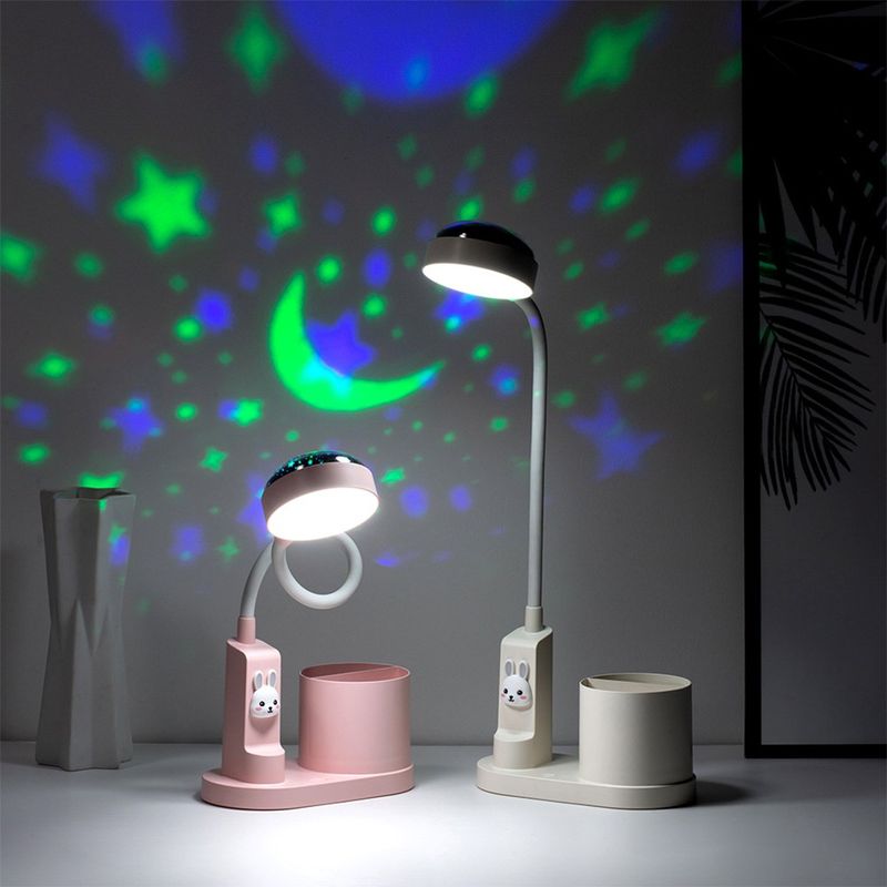 Casa si Gradina - Corpuri si surse de iluminat - Veioze si lampi - Lampi de veghe copii - Lampa de birou pentru copii LED 2000 mAh, portabila si USB reincarcabila, cu suport instrumente birou si cu proiector - Infinity.ro