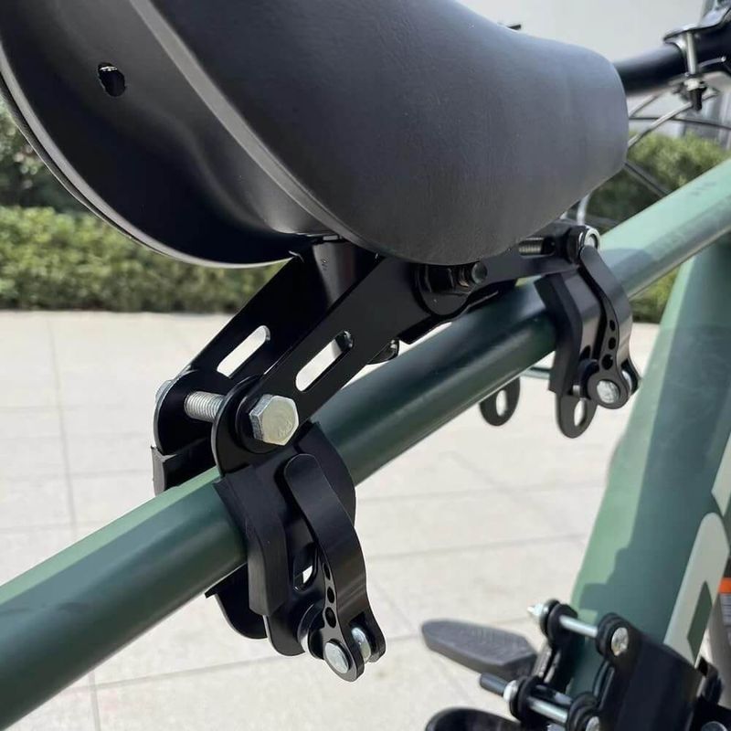 Sport si Outdoor - Ciclism - Accesorii pentru biciclete - Scaune copii pentru biciclete - Scaun copil pentru bicicleta cu montaj pe cadru cu ghidon auxiliar pentru copil, varsta 2-5 ani, capacitate 22 kg - Infinity.ro