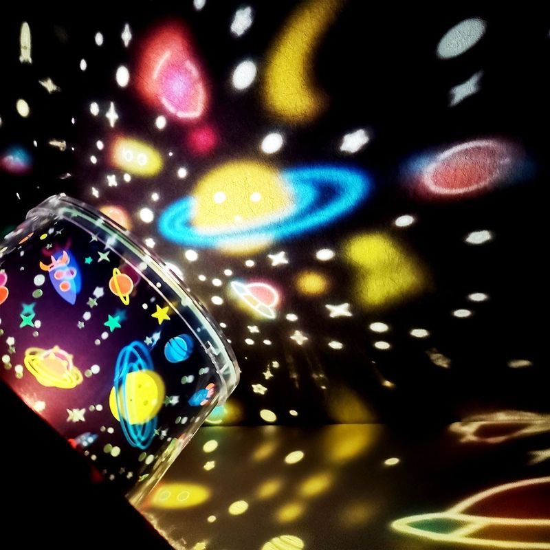 Casa si Gradina - Corpuri si surse de iluminat - Veioze si lampi - Lampi de veghe copii - Lampa de veghe muzicala rotativa pentru copii, portabila, cu proiector, LED 3 culori, lumina reglabila - Infinity.ro