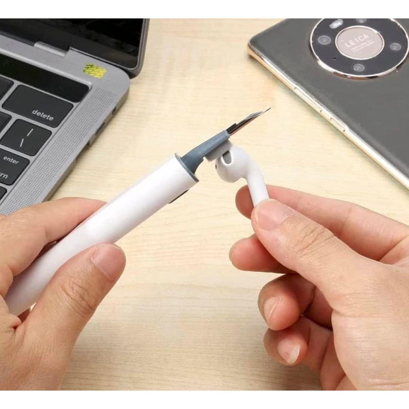 TV, Audio-Video si Foto - Accesorii TV si audio - Produse de intretinere - Kit de curatare 4 in 1 pentru AirPods, Earbuds, casti wireless, smartphone, tastatura, bord masina, Ideas4comfort - Infinity.ro