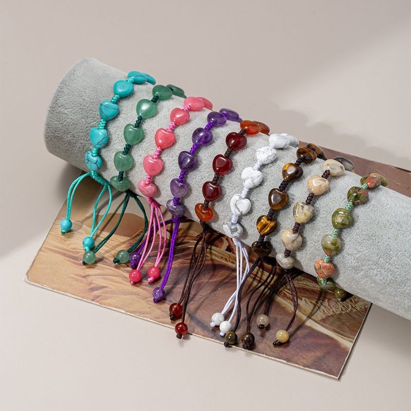 Fashion, accesorii si bijuterii - Femei - Bijuterii femei - Bratari femei - Brățară Handmade, din 7 cristale naturale șlefuite în formă de inimă, pentru curățarea energetică a chakrelor - Infinity.ro