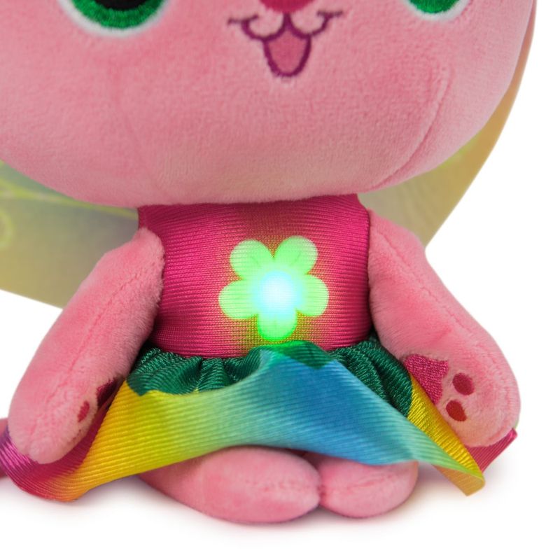 Jucarii, Copii si Bebe - Jucarii si jocuri - Jucarii de plus - GABBYS DOLLHOUSE FAIRYLANDIA ZANA PISICUTA DE PLUS INTERACTIVA - Infinity.ro