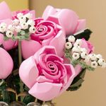 Jucarii, Copii si Bebe - Jucarii si jocuri - Seturi de constructie si cuburi - Seturi de constructie - LEGO BOTANICALS BUCHET DE TRANDAFIRI ROZ 10374 - Infinity.ro