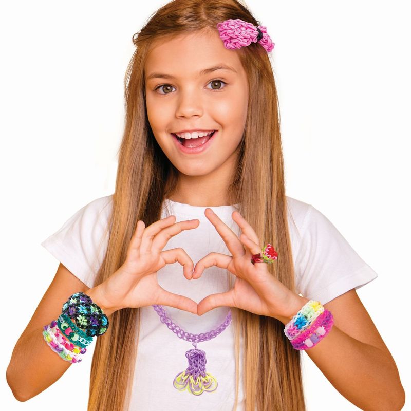 Jucarii, Copii si Bebe - Jucarii si jocuri - Papusi si accesorii - Papusi - PLEXI FLEXI LOVE CUTIE MARE 4500 ELASTICE 100 ACCESORII - Infinity.ro