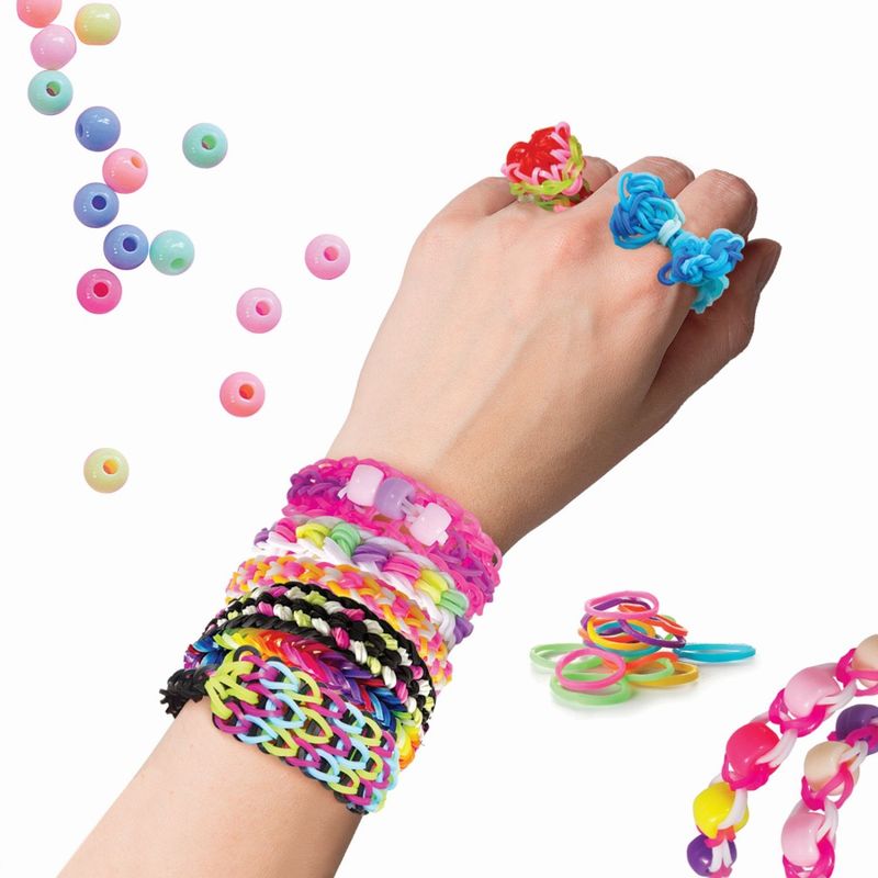 Jucarii, Copii si Bebe - Jucarii si jocuri - Papusi si accesorii - Papusi - PLEXI FLEXI LOVE CUTIE MARE 4500 ELASTICE 100 ACCESORII - Infinity.ro