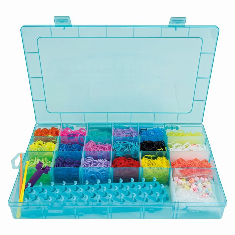 Jucarii, Copii si Bebe - Jucarii si jocuri - Papusi si accesorii - Papusi - PLEXI FLEXI LOVE CUTIE MARE 4500 ELASTICE 100 ACCESORII - Infinity.ro