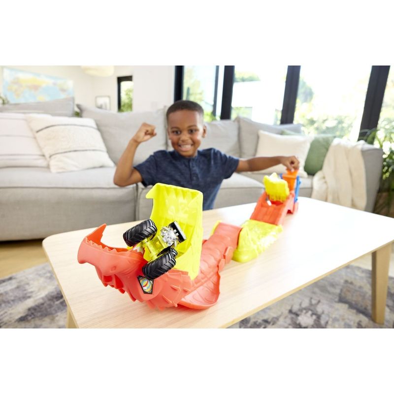 Jucarii, Copii si Bebe - Jucarii si jocuri - Vehicule si jucarii cu telecomanda - Masinute - HOT WHEELS MONSTER TRUCK SET DE JOACA PISTA INVINGE SARPELE URIAS CU MASINUTA BONE SHAKER INCLUSA - Infinity.ro